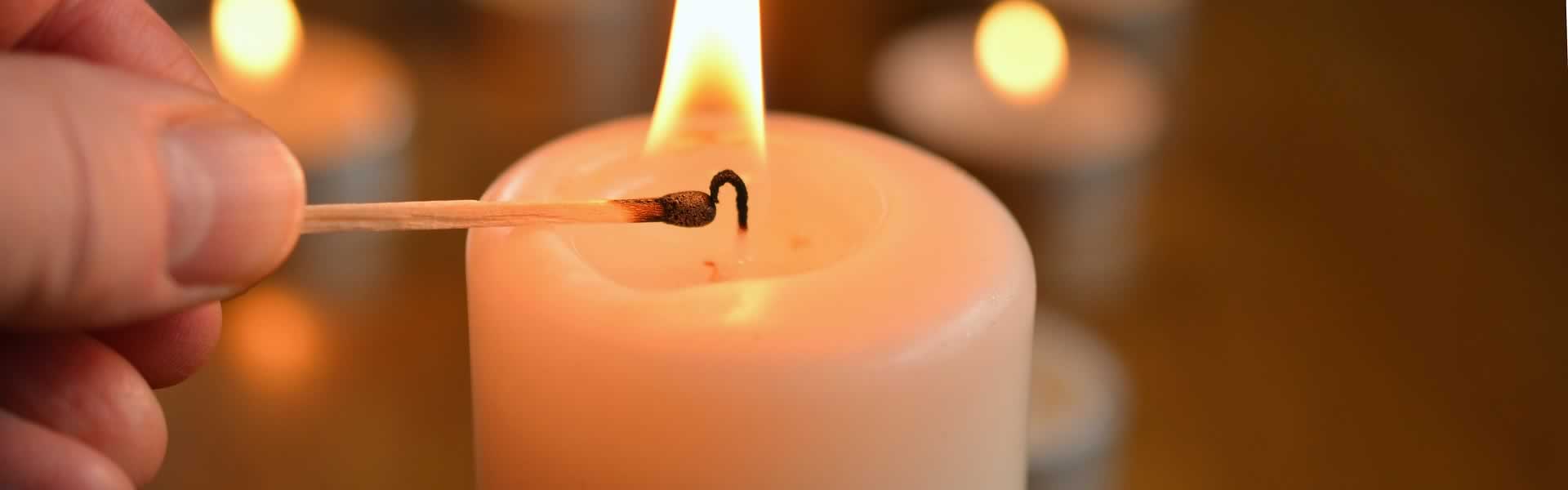 Candela per celebrazione funerale